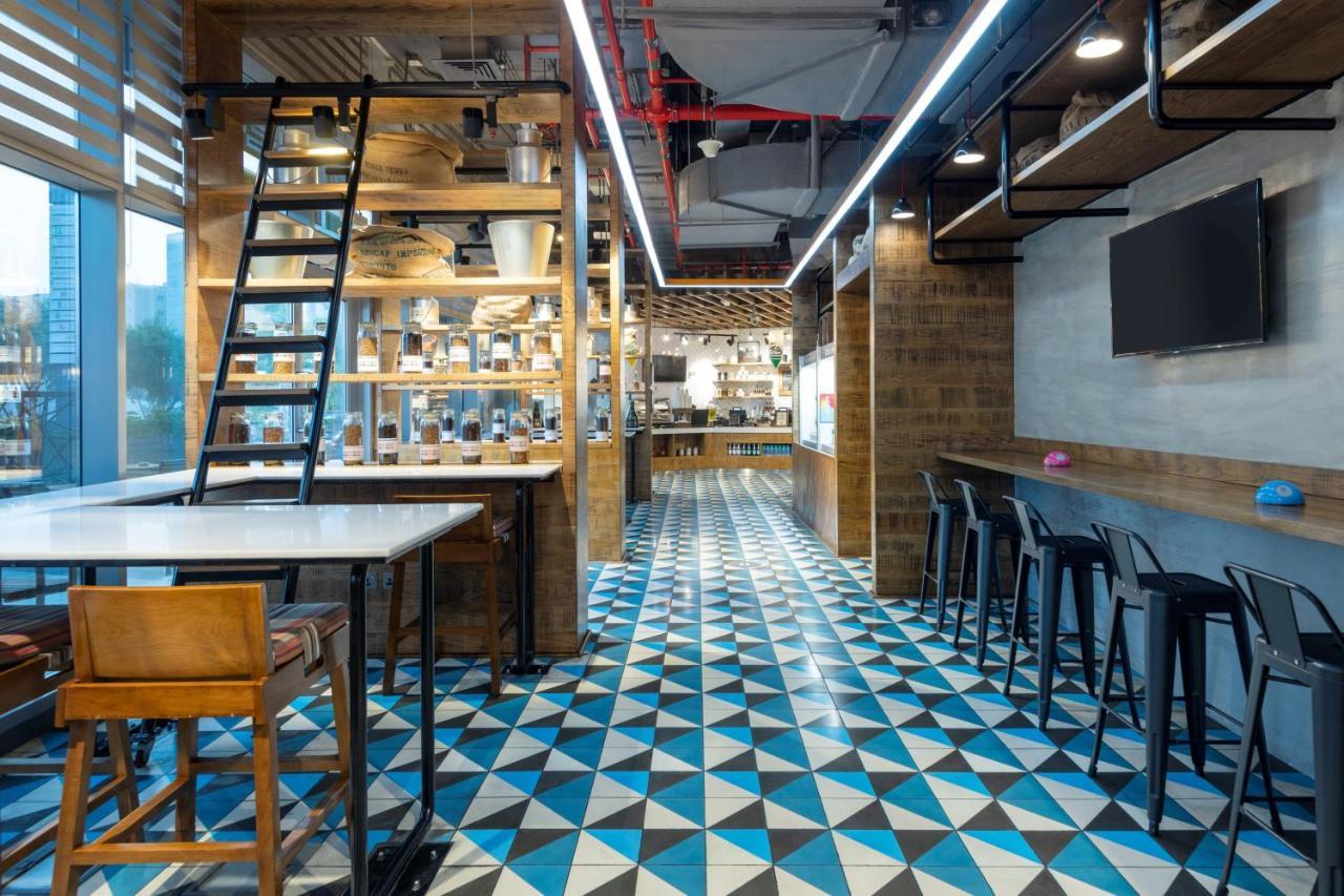 크라운 플라자 도하 - 더 비즈니스 파크 외부 사진 The interior of the restaurant