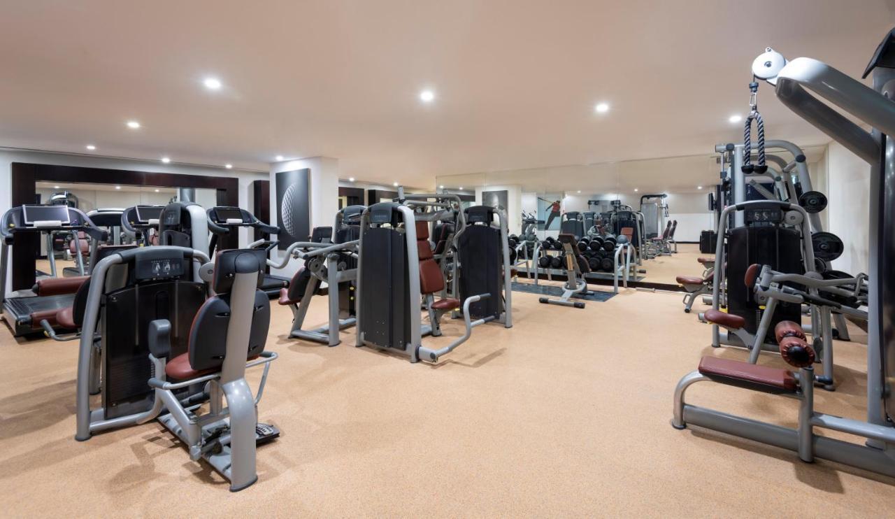 크라운 플라자 도하 - 더 비즈니스 파크 외부 사진 The gym at the hotel
