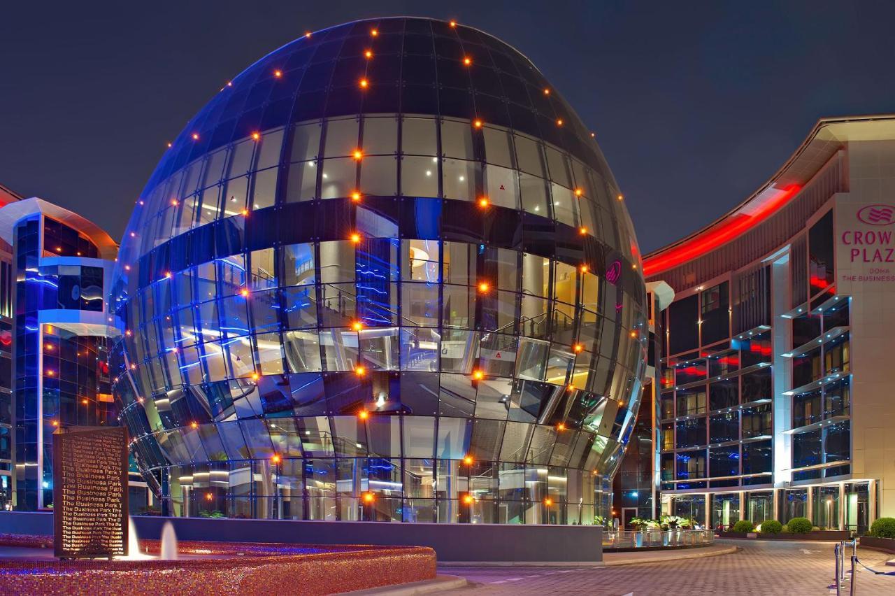 크라운 플라자 도하 - 더 비즈니스 파크 외부 사진 The Ball, the main building of the University Campus
