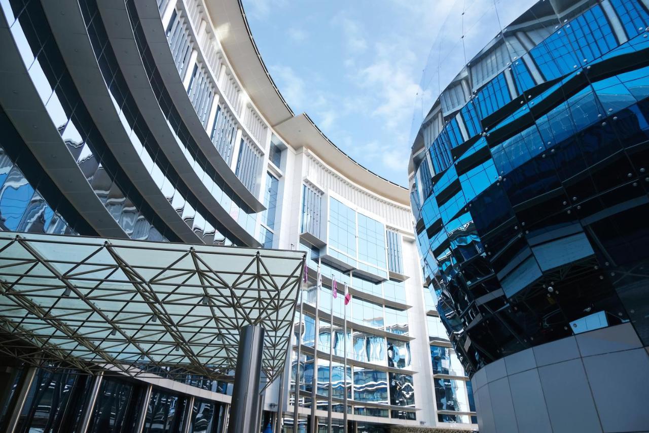 크라운 플라자 도하 - 더 비즈니스 파크 외부 사진 The new building of the University of Economics and Business Vienna