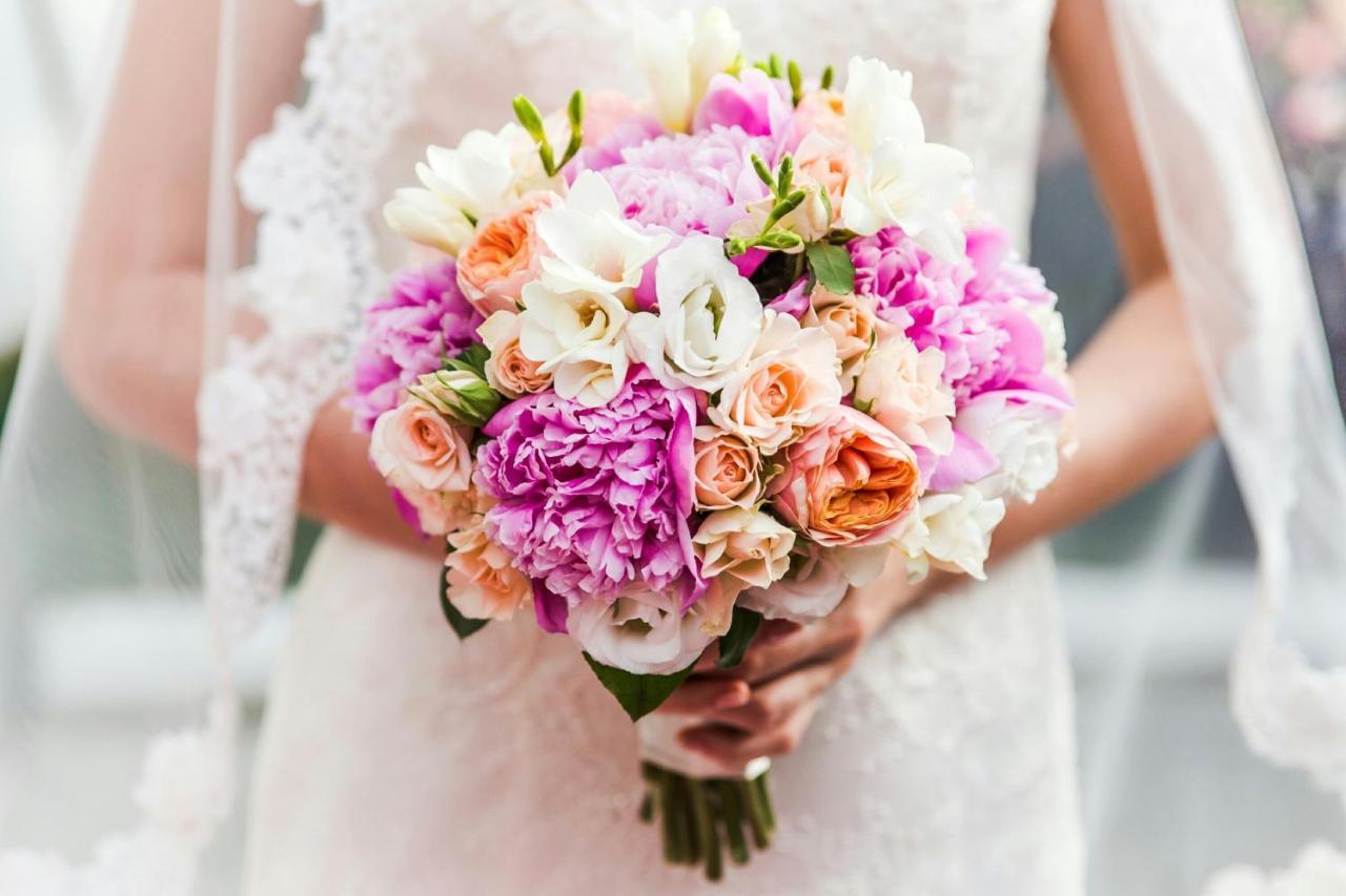 크라운 플라자 도하 - 더 비즈니스 파크 외부 사진 A bridal bouquet